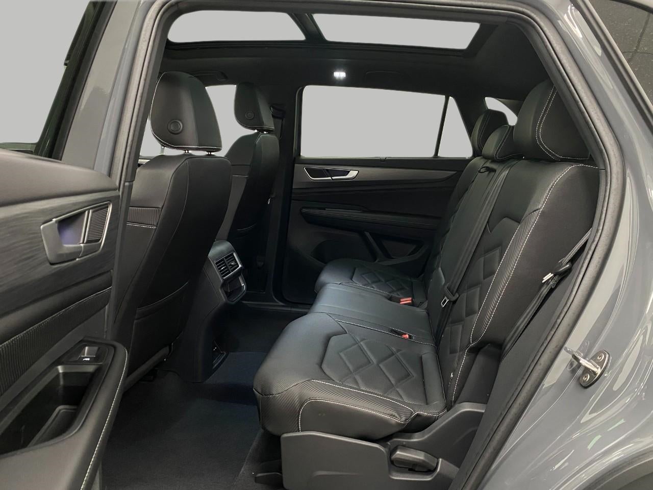 2026 Volkswagen Atlas Cross Sport 2.0T SE w/Technology 4MOTION