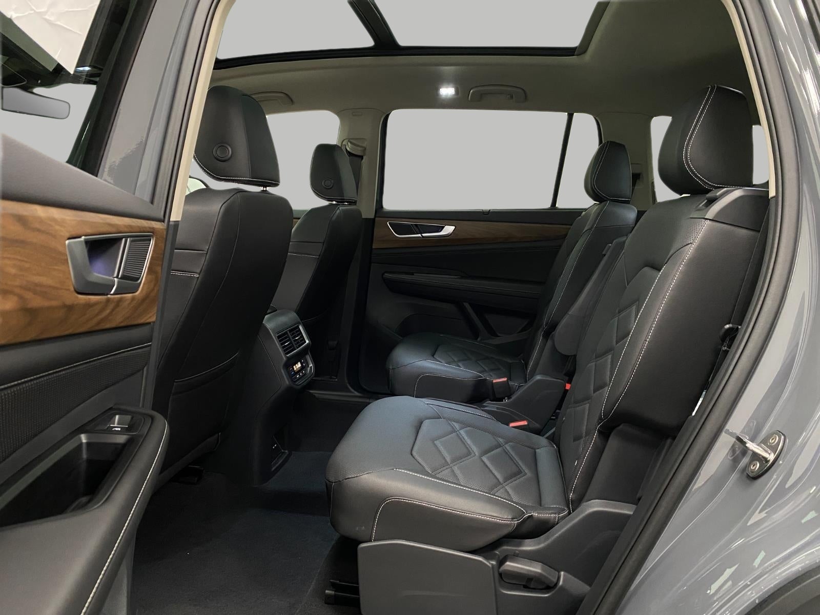2026 Volkswagen Atlas 2.0T SE w/Technology 4MOTION