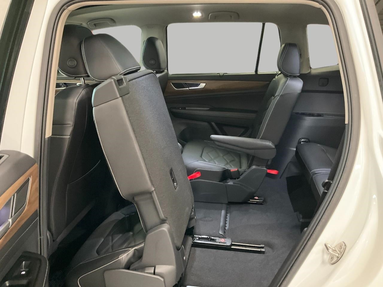 2026 Volkswagen Atlas SE w/Tech - Photo 28