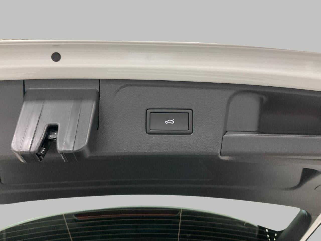 2026 Volkswagen Atlas SE w/Tech - Photo 29