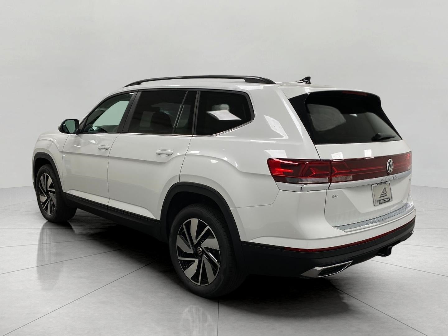2026 Volkswagen Atlas 2.0T SE w/Technology 4MOTION