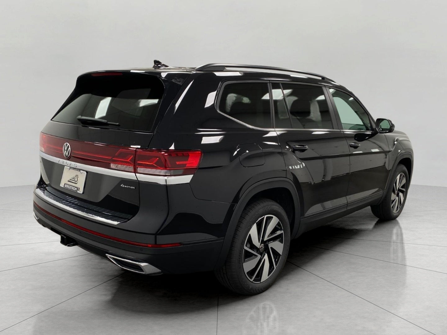 2026 Volkswagen Atlas 2.0T SE w/Technology 4MOTION