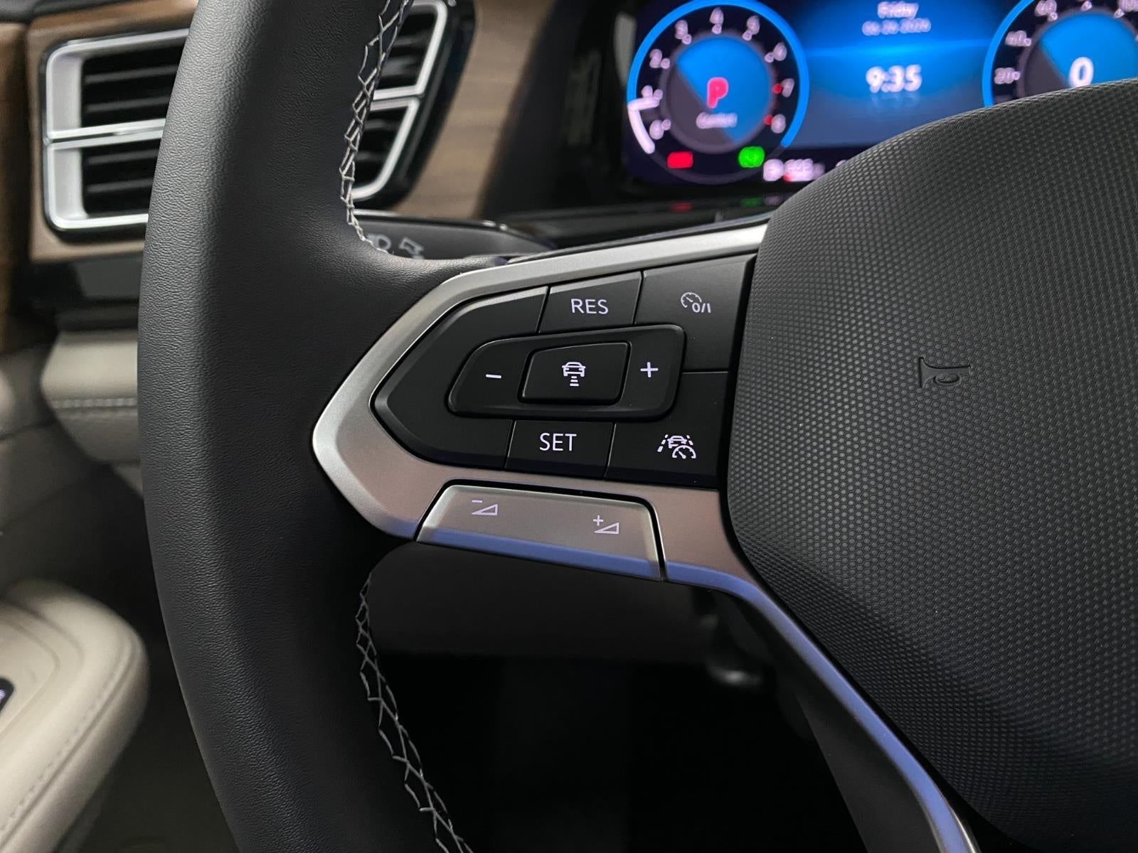 2026 Volkswagen Atlas 2.0T SE w/Technology 4MOTION