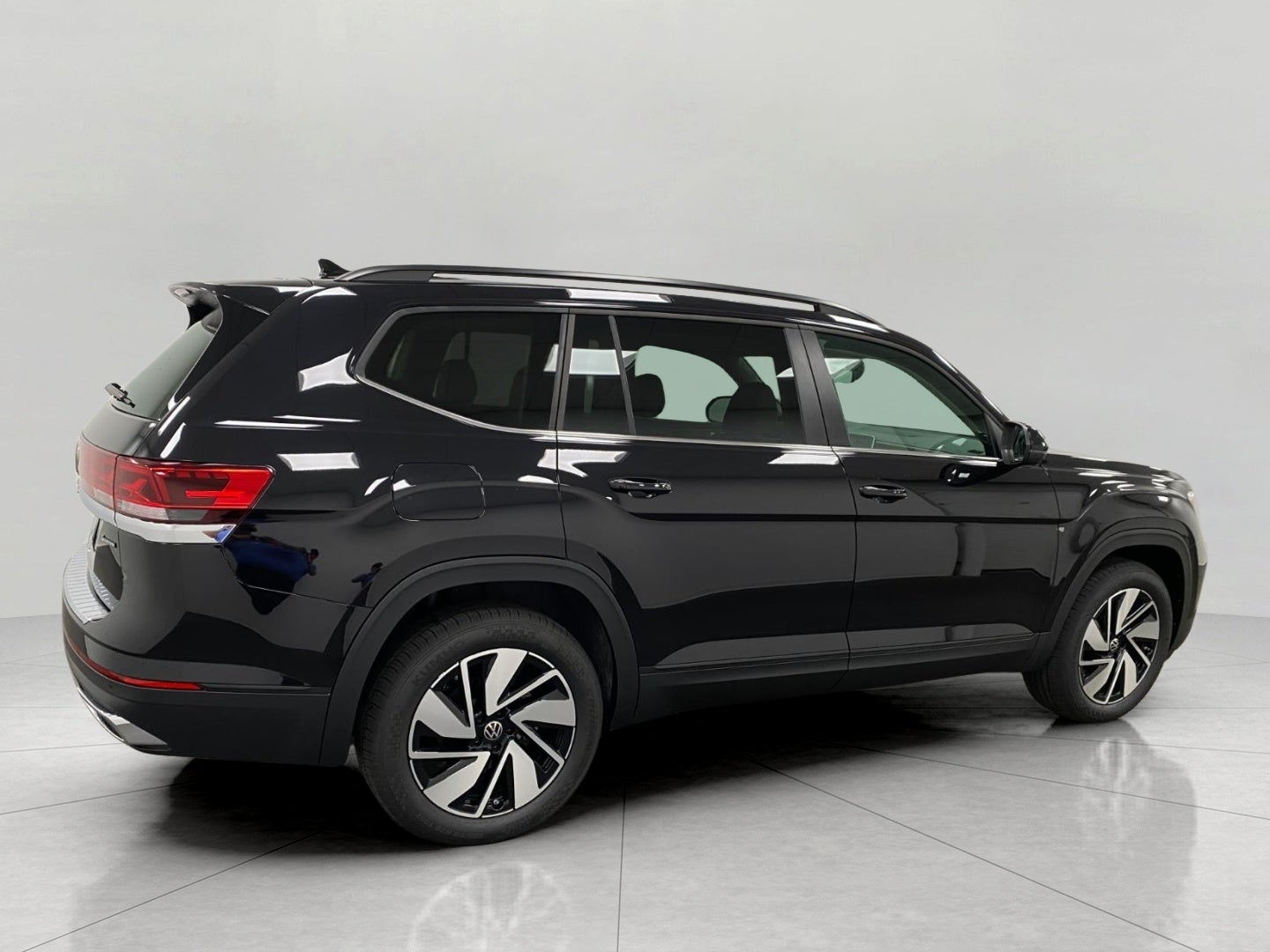 2026 Volkswagen Atlas 2.0T SE w/Technology 4MOTION