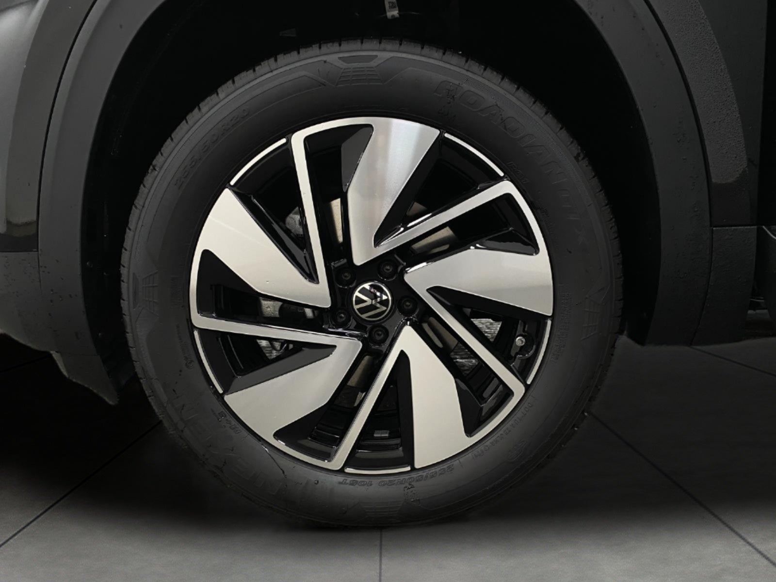 2026 Volkswagen Atlas 2.0T SE w/Technology 4MOTION