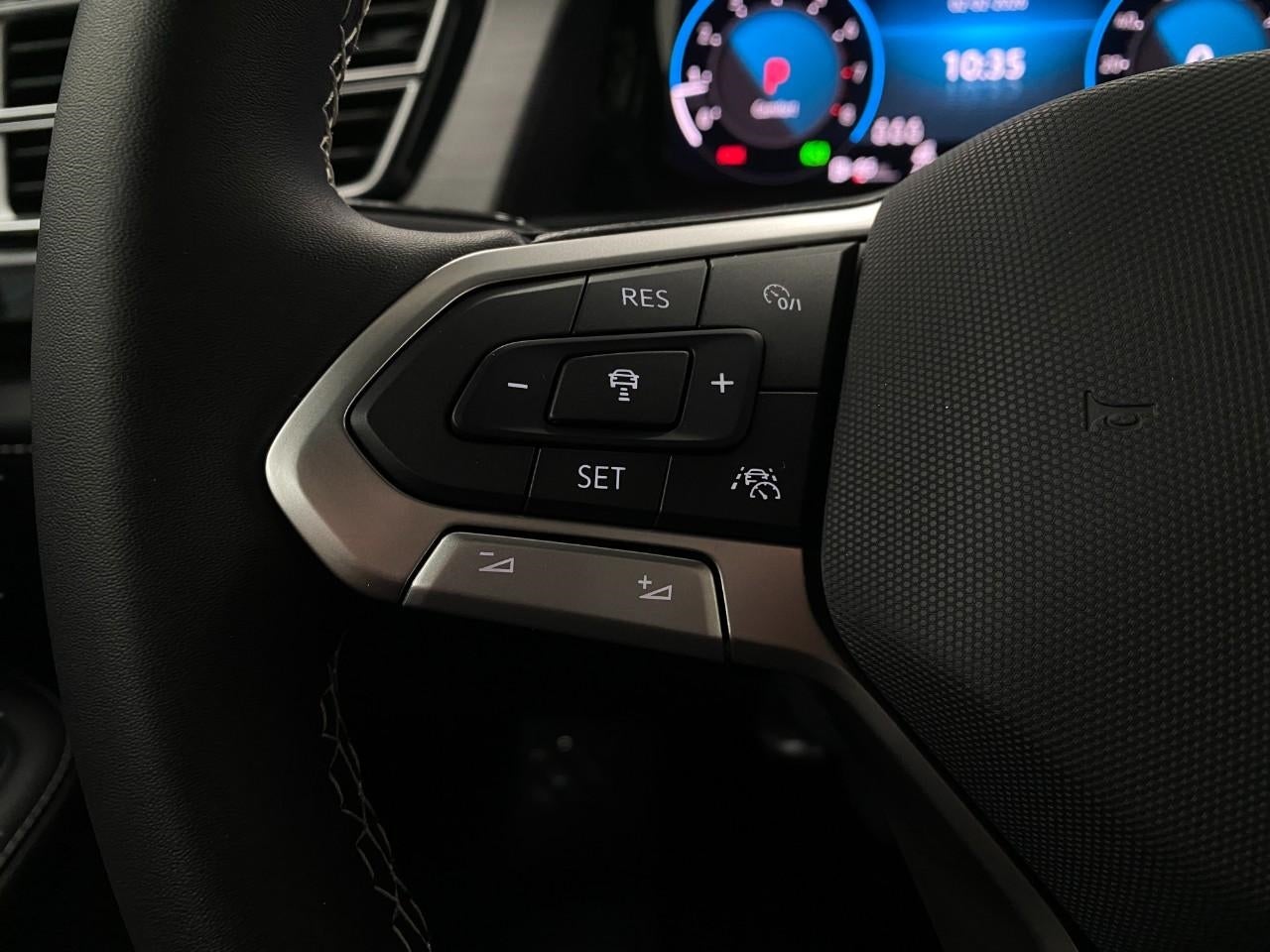 2026 Volkswagen Atlas Cross Sport 2.0T SE 4MOTION