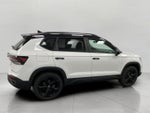 2026 Volkswagen Taos SE Black 4MOTION