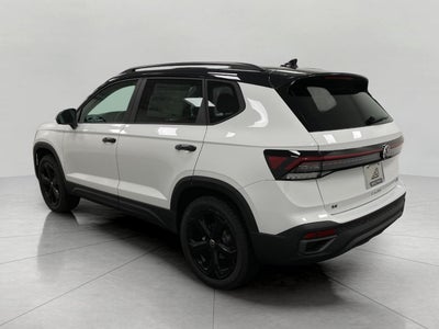 2026 Volkswagen Taos SE Black 4MOTION