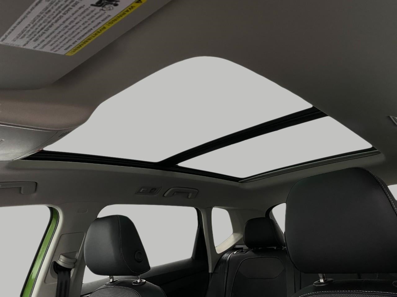 2026 Volkswagen Taos SE Black 4MOTION