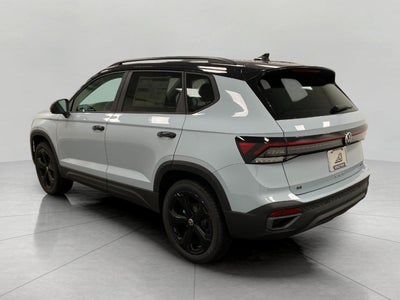 2026 Volkswagen Taos SE Black 4MOTION