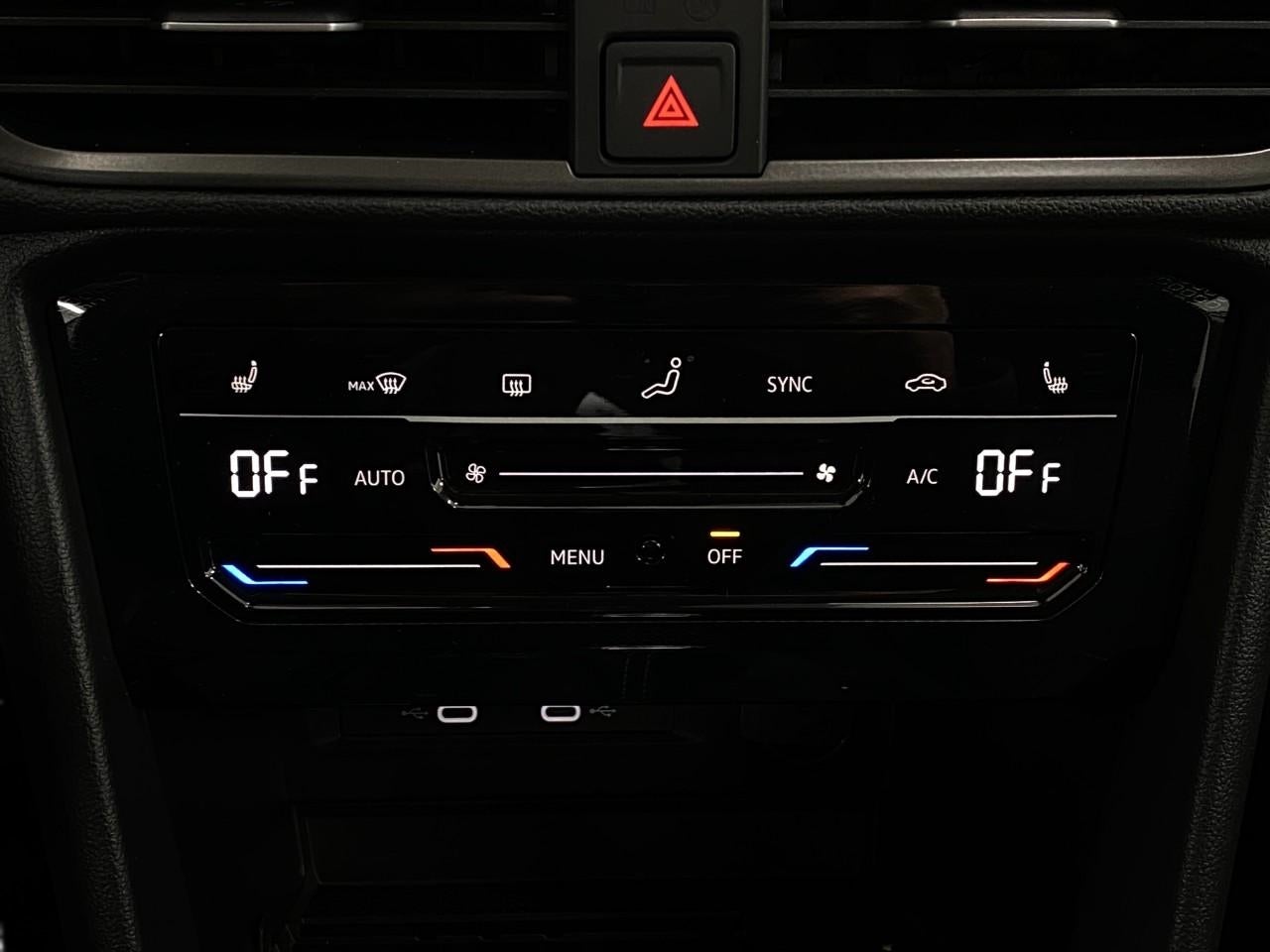 2026 Volkswagen Taos SE Black 4MOTION