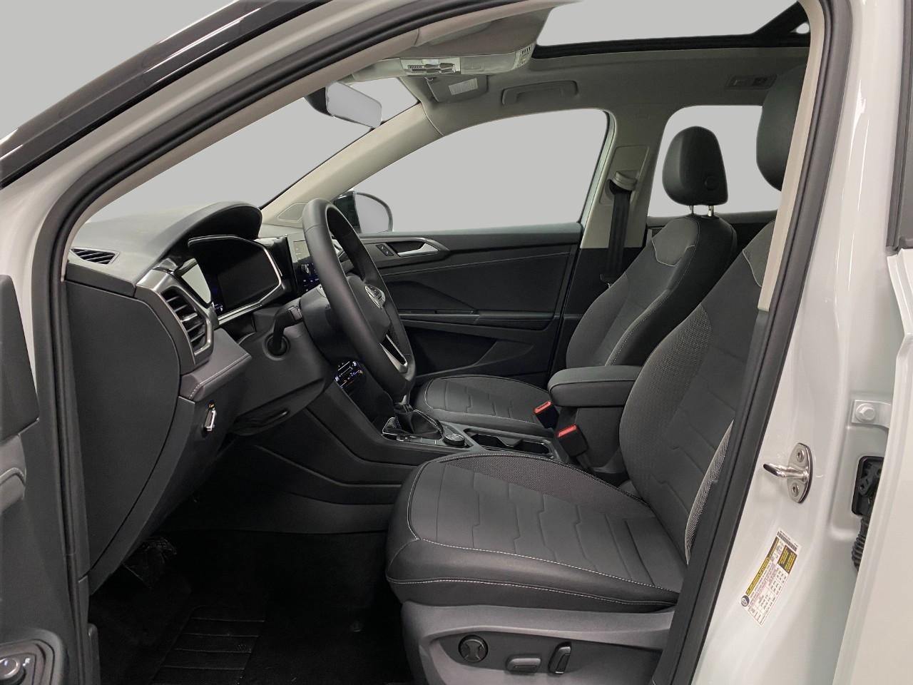 2026 Volkswagen Taos SE Black 4MOTION