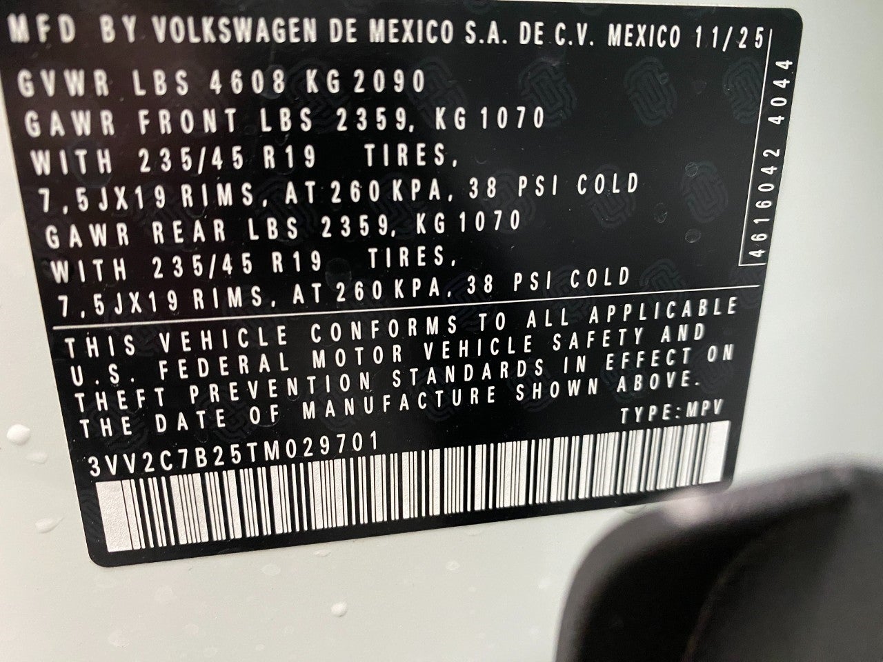 2026 Volkswagen Taos SE Black 4MOTION