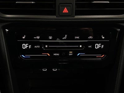 2026 Volkswagen Taos SE Black 4MOTION