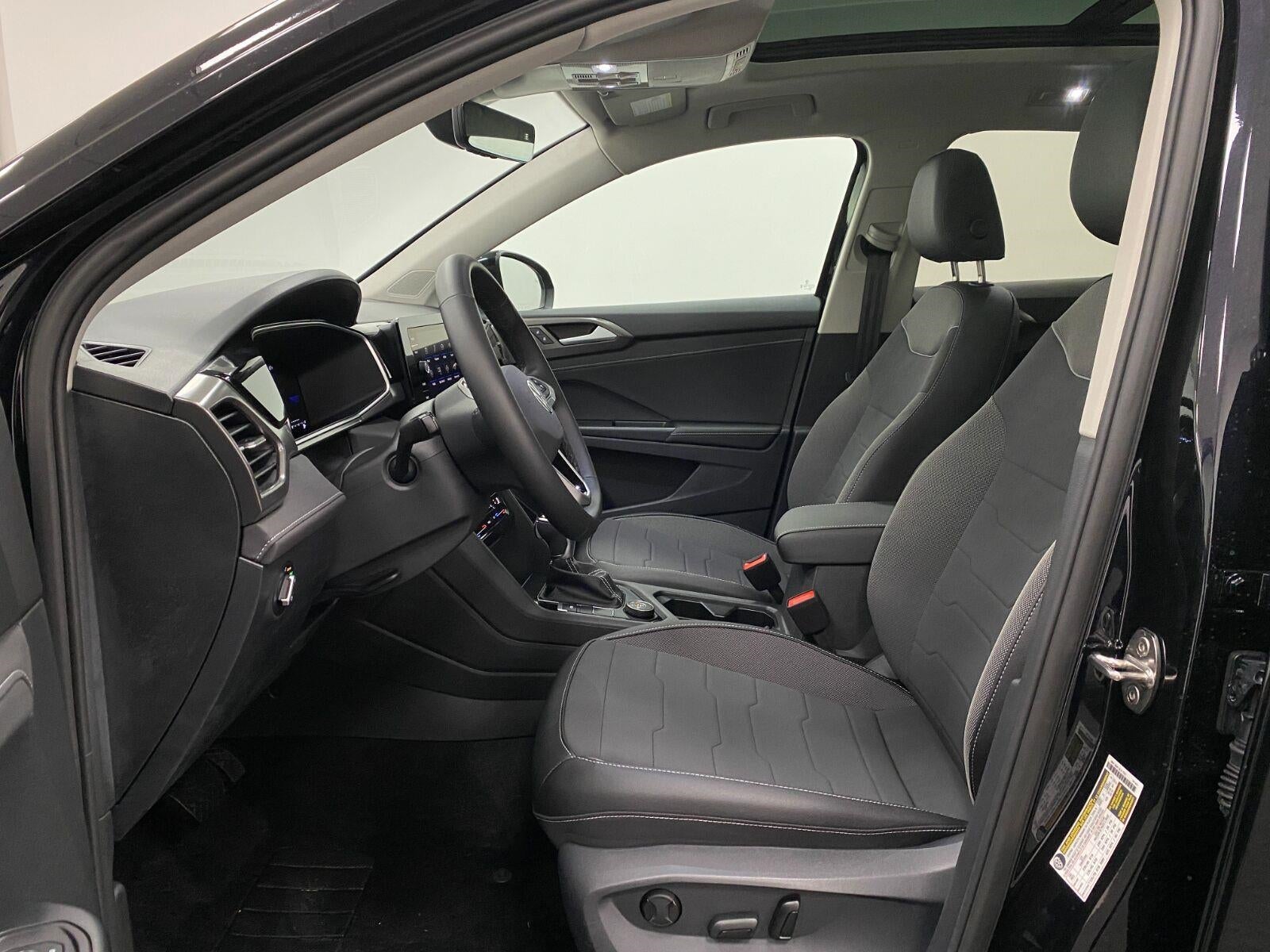 2027 Volkswagen Taos SE Black 4MOTION