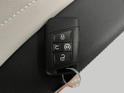 2027 Volkswagen Taos SEL 4MOTION