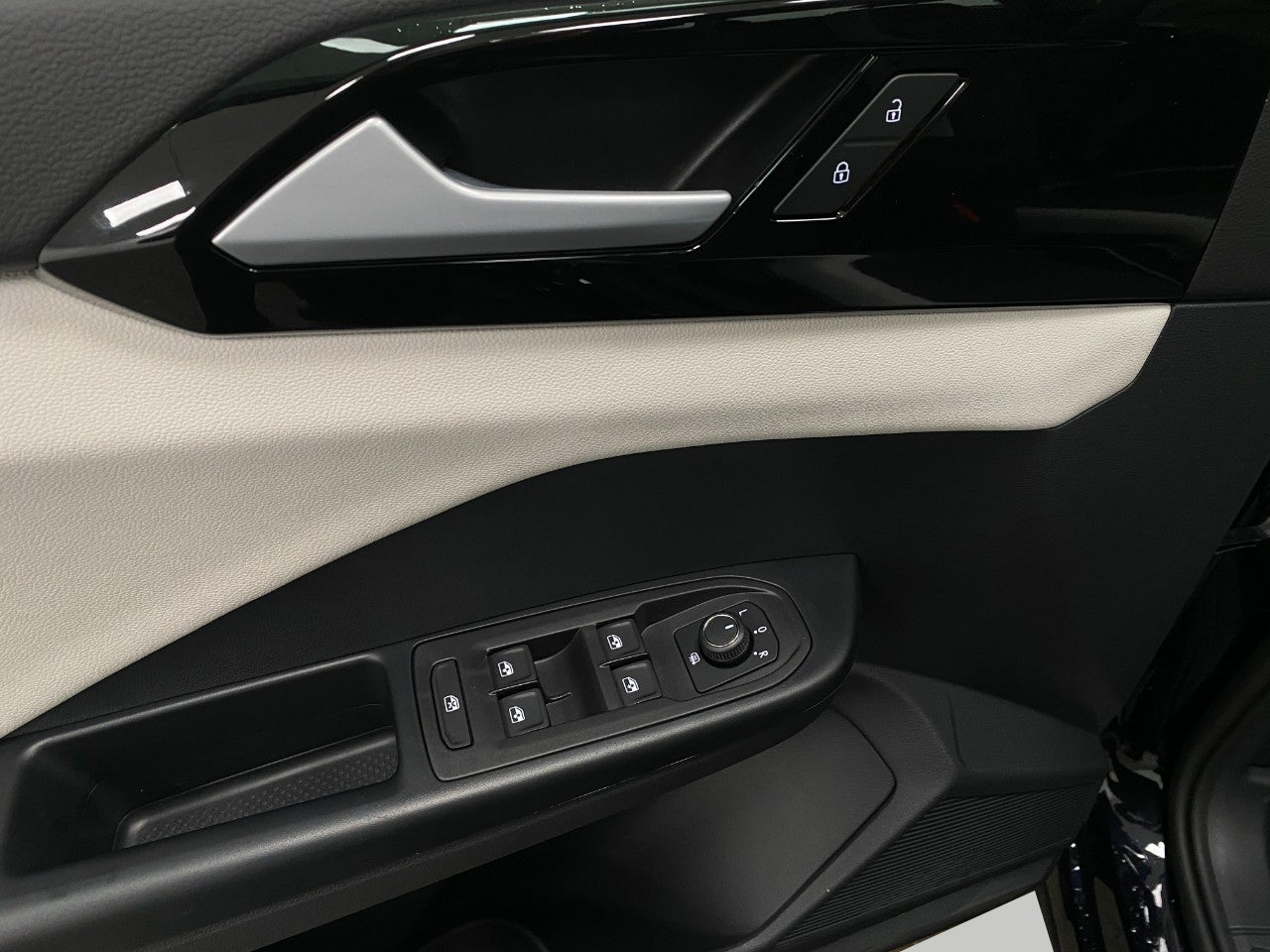 2026 Volkswagen Taos S 4MOTION