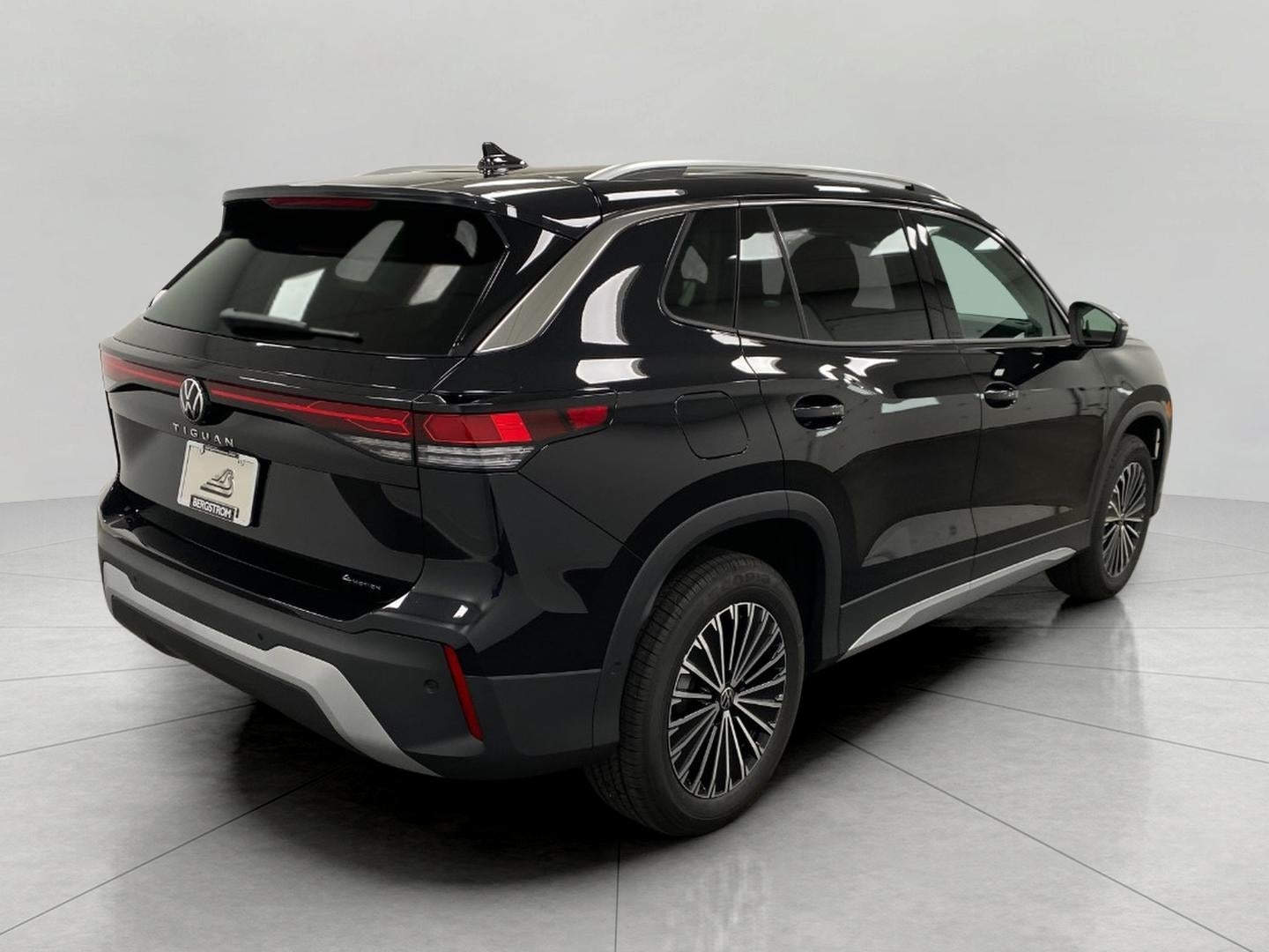 2025 Volkswagen Tiguan 2.0T S 4MOTION