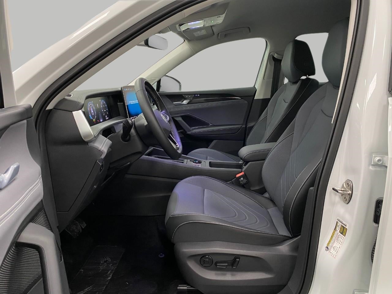 2025 Volkswagen Tiguan 2.0T SE 4MOTION