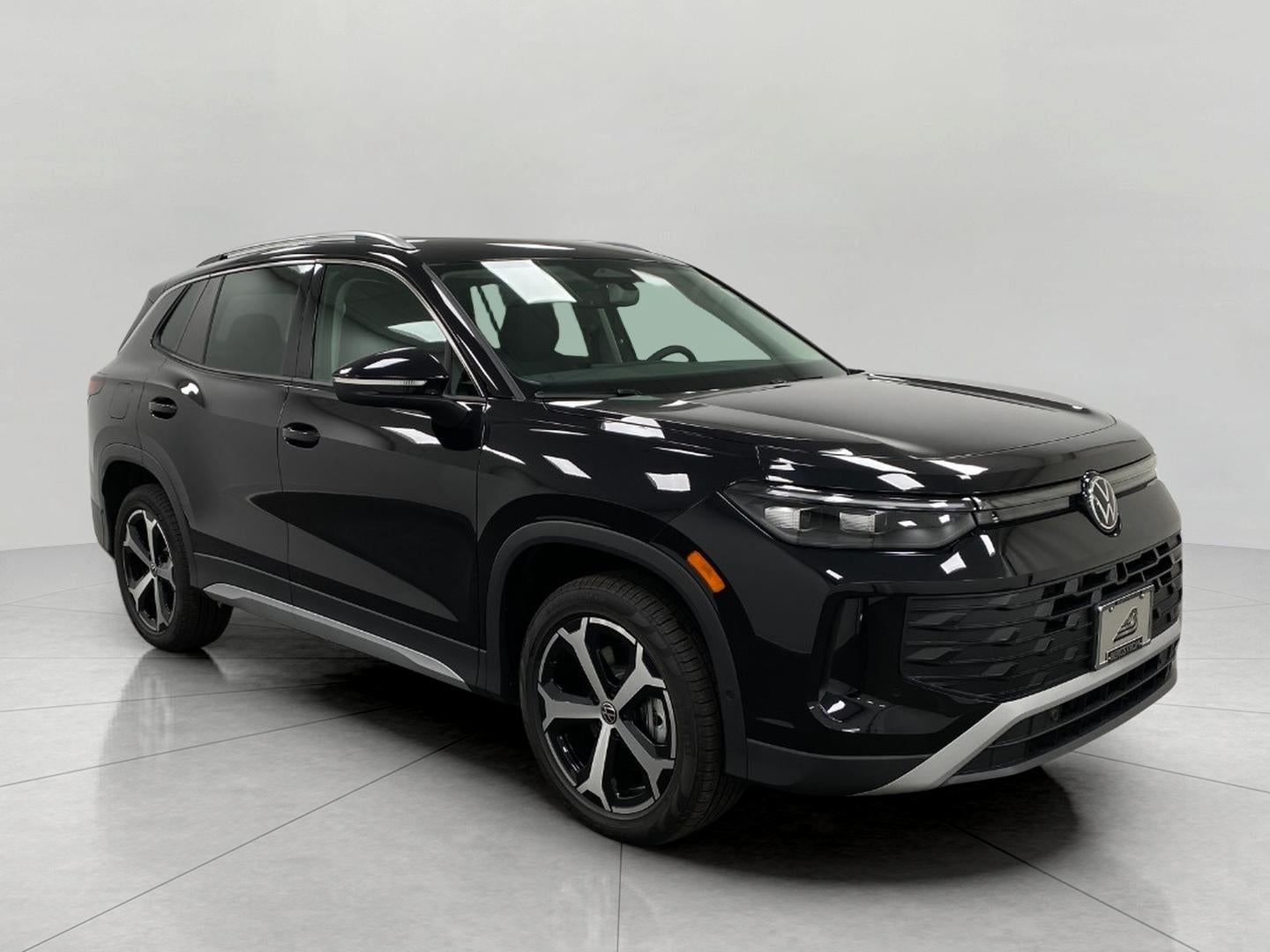 2025 Volkswagen Tiguan 2.0T SE 4MOTION