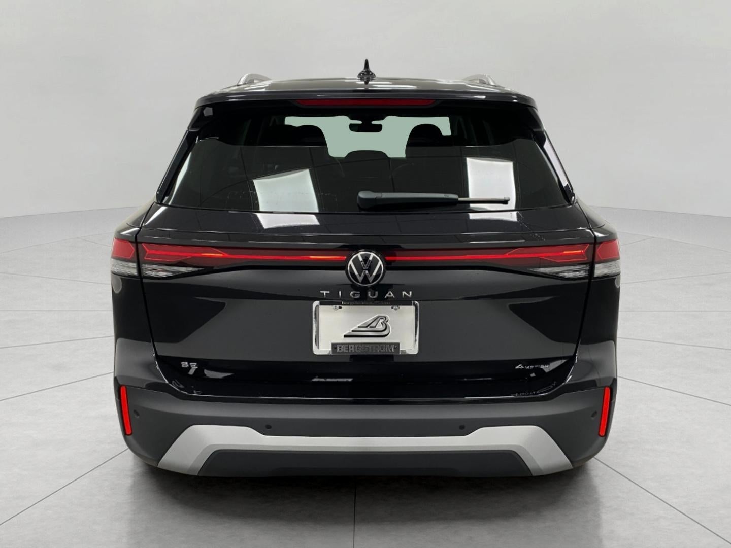 2025 Volkswagen Tiguan 2.0T SE 4MOTION