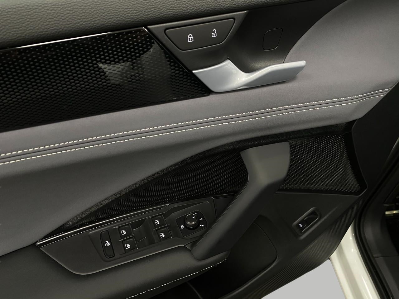 2026 Volkswagen Tiguan 2.0T SE R-Line Black 4MOTION