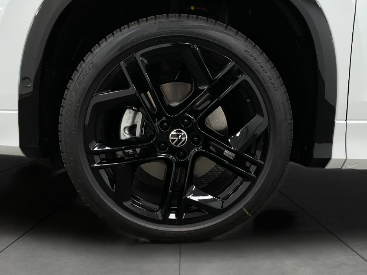 2025 Volkswagen Tiguan 2.0T SE R-Line Black 4MOTION