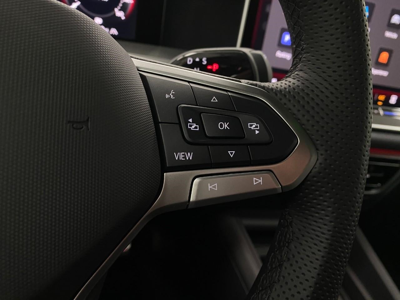 2025 Volkswagen Tiguan 2.0T SE R-Line Black 4MOTION