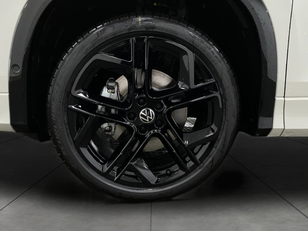 2026 Volkswagen Tiguan 2.0T SE R-Line Black 4MOTION