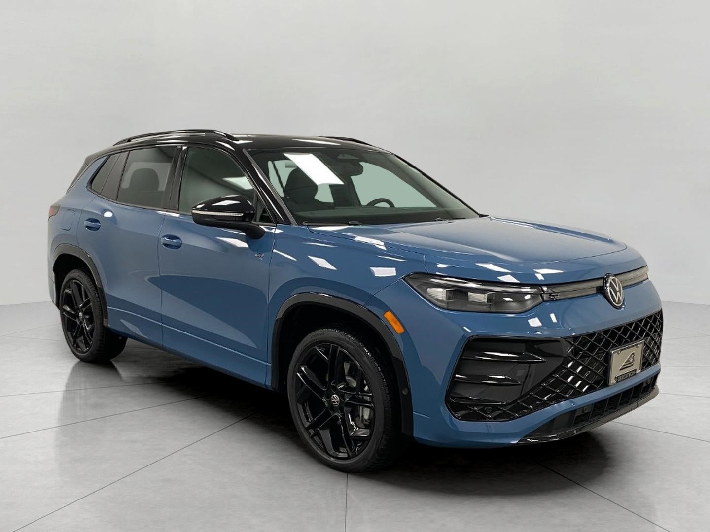 2026 Volkswagen Tiguan 2.0T SE R-Line Black 4MOTION