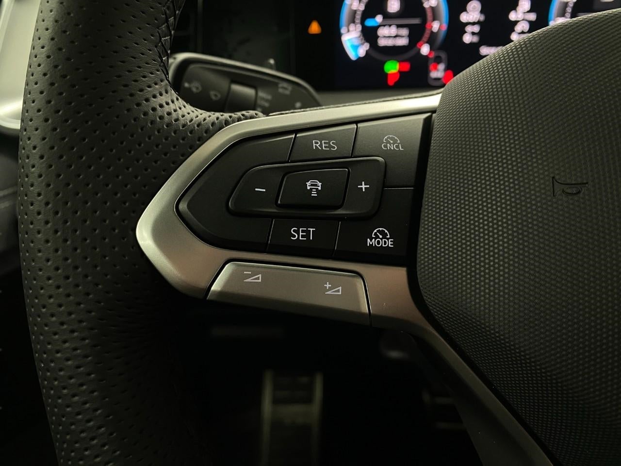 2026 Volkswagen Tiguan 2.0T SE R-Line Black 4MOTION