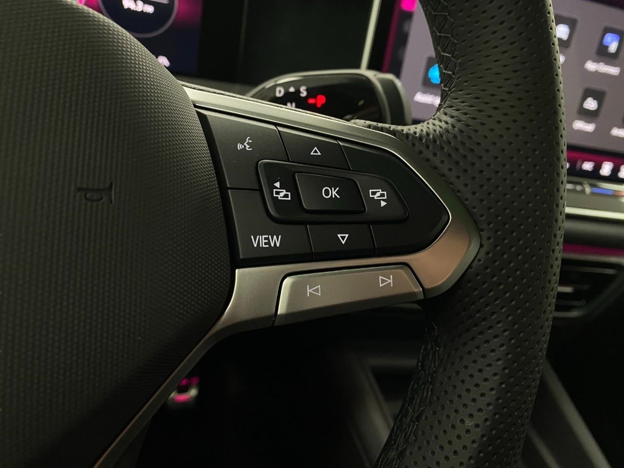 2026 Volkswagen Tiguan 2.0T SE R-Line Black 4MOTION