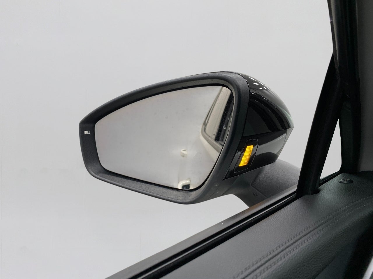 2026 Volkswagen Tiguan 2.0T SE R-Line Black 4MOTION