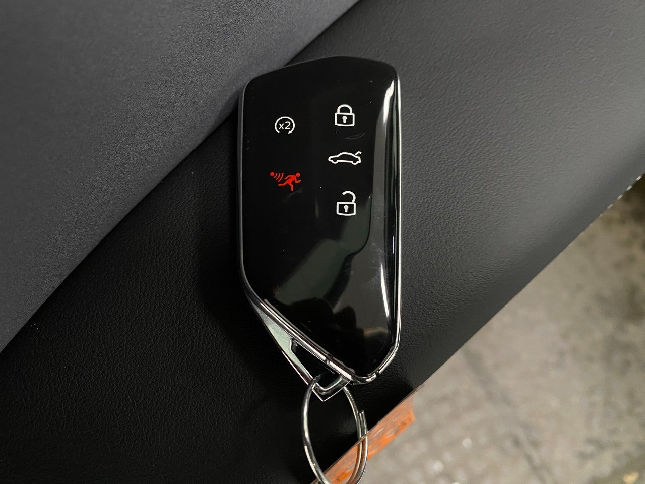 2026 Volkswagen Tiguan 2.0T SE R-Line Black 4MOTION