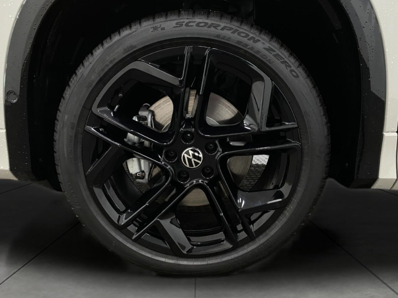 2026 Volkswagen Tiguan 2.0T SE R-Line Black 4MOTION