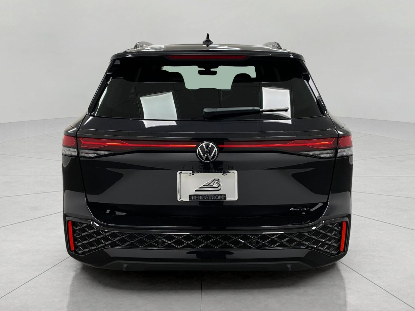 2026 Volkswagen Tiguan SE R-Line Black 4MOTION