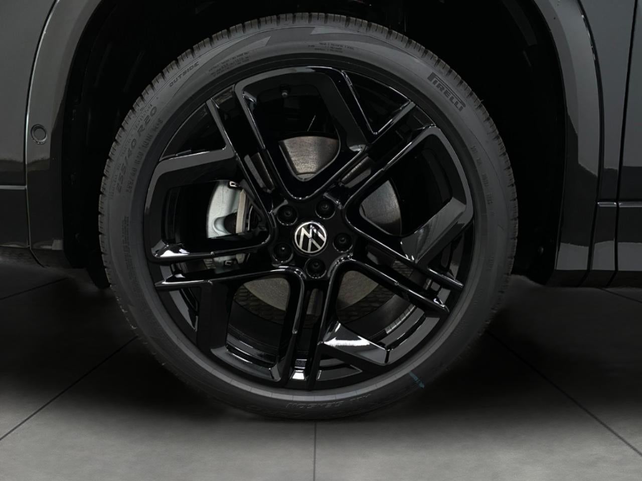 2026 Volkswagen Tiguan SE R-Line Black 4MOTION