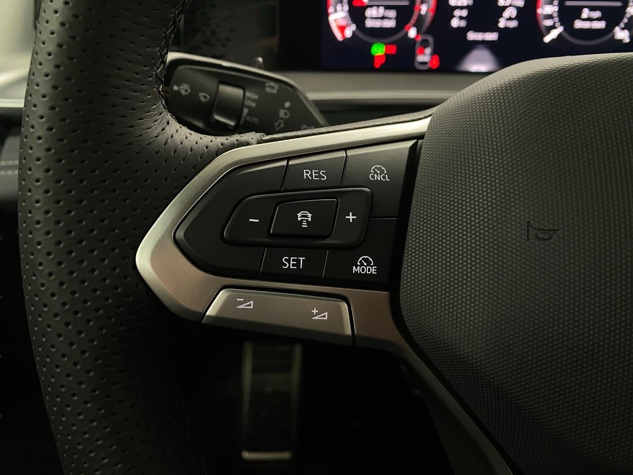 2026 Volkswagen Tiguan SE R-Line Black 4MOTION