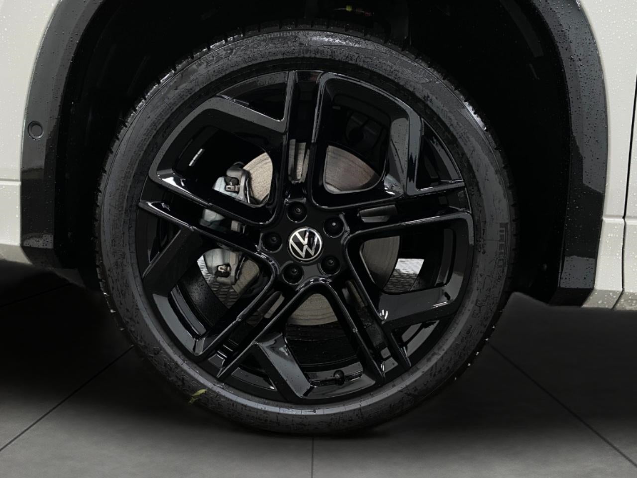 2026 Volkswagen Tiguan SE R-Line Black 4MOTION