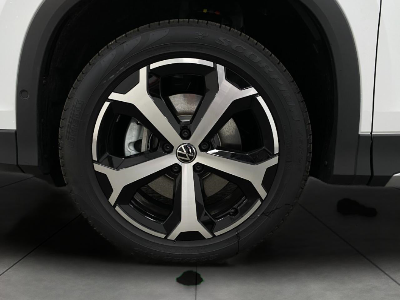 2025 Volkswagen Tiguan 2.0T SE 4MOTION