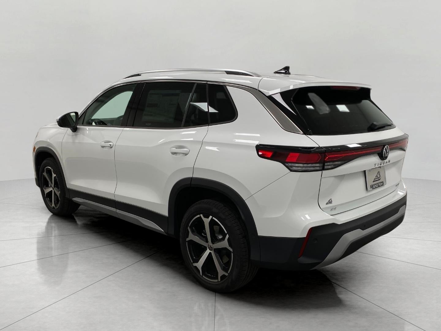 2025 Volkswagen Tiguan 2.0T SE 4MOTION