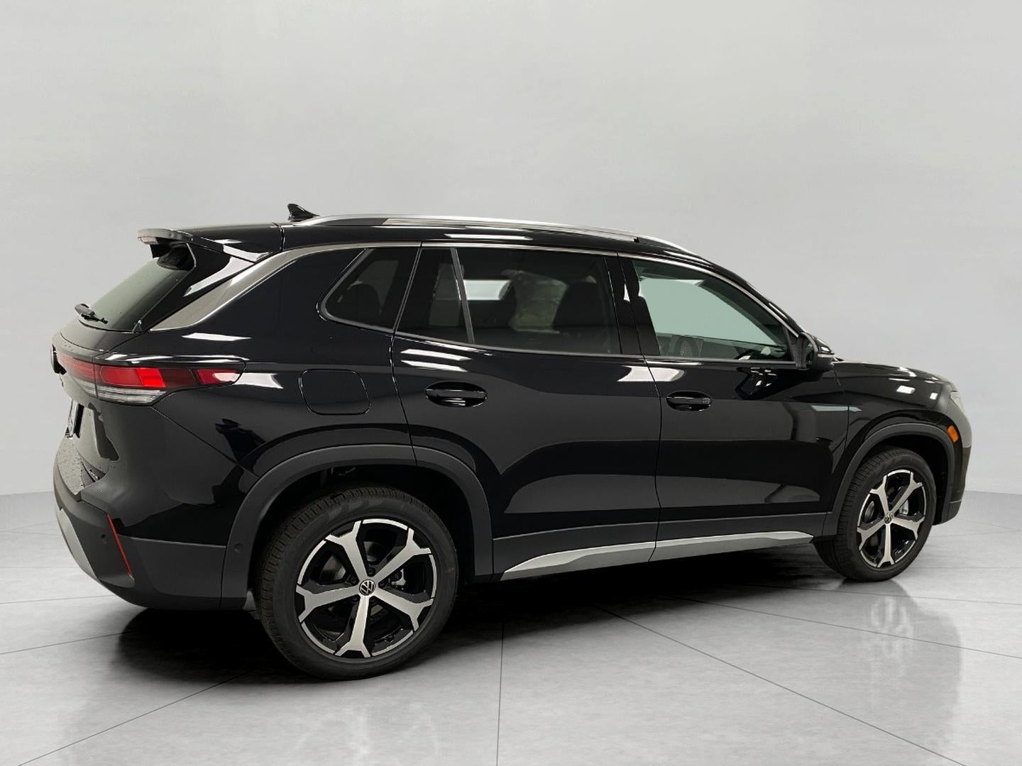 2025 Volkswagen Tiguan 2.0T SE 4MOTION