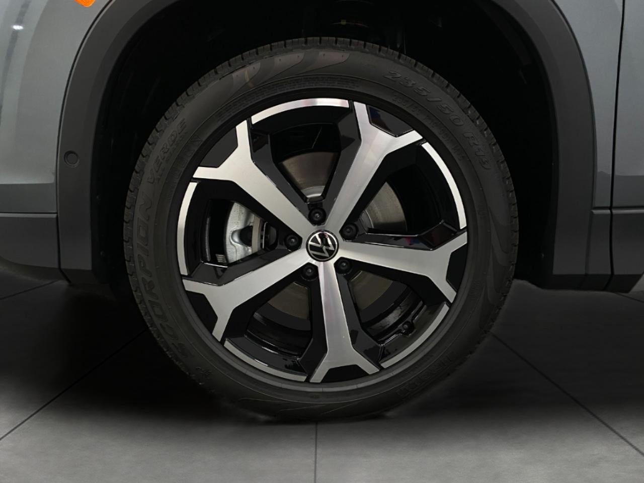 2025 Volkswagen Tiguan 2.0T SE 4MOTION