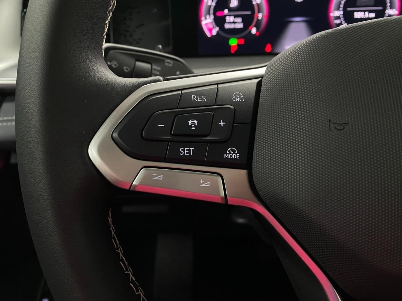 2025 Volkswagen Tiguan 2.0T SE 4MOTION