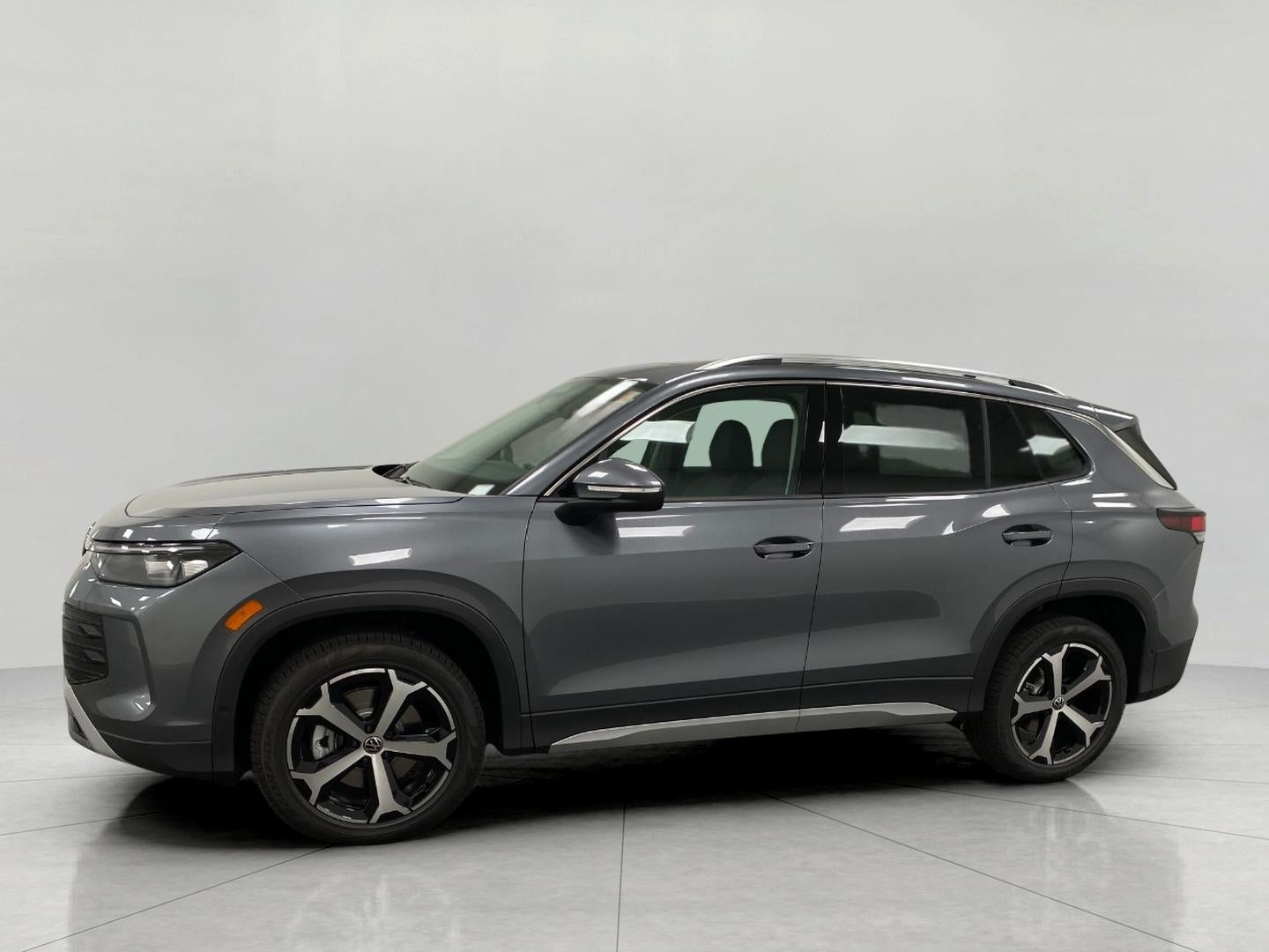 2025 Volkswagen Tiguan 2.0T SE 4MOTION