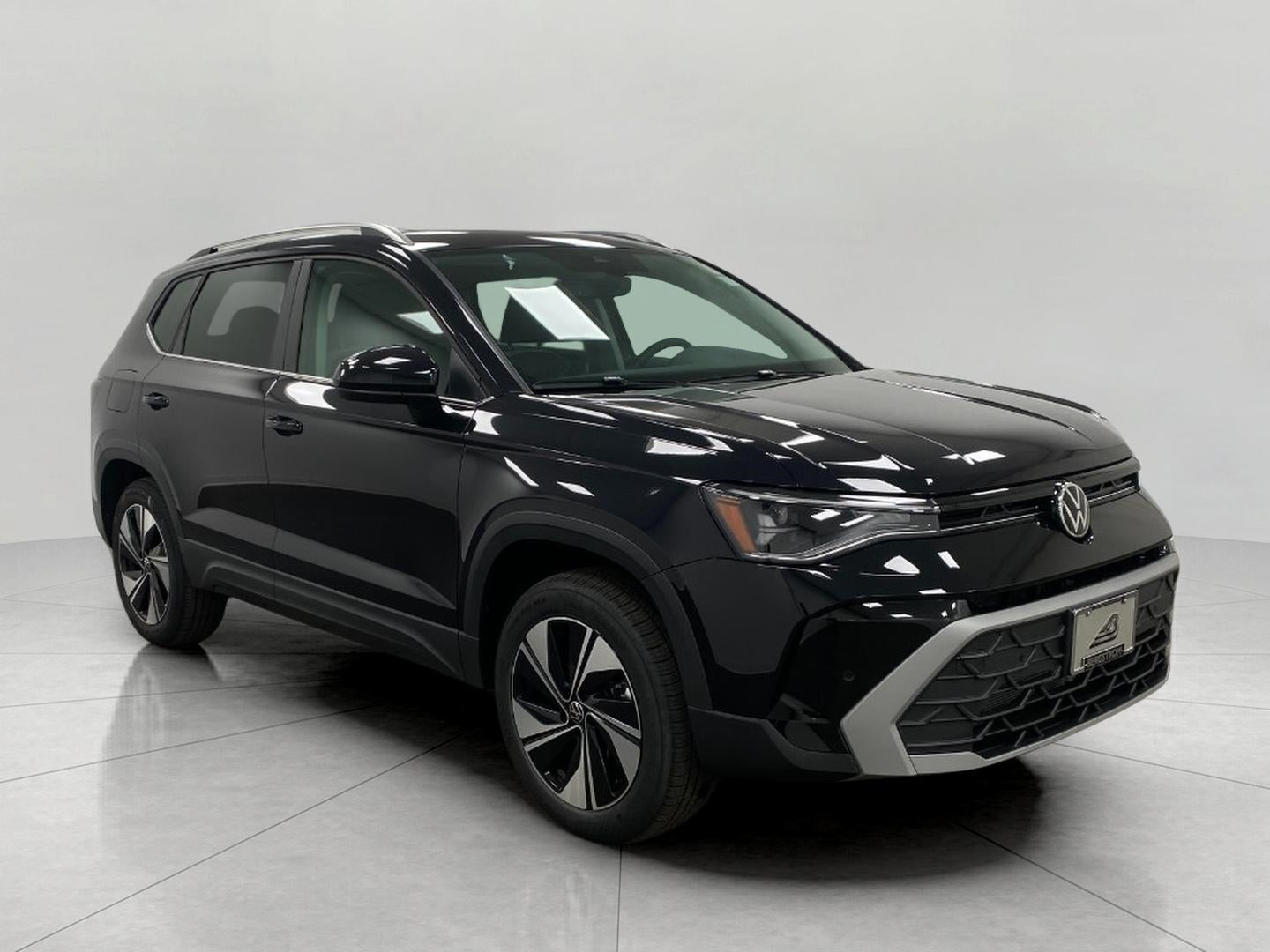 2025 Volkswagen Taos SE 4MOTION