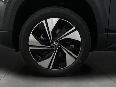 2025 Volkswagen Taos SE 4MOTION