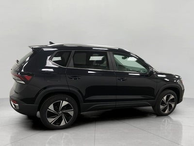 2025 Volkswagen Taos SE 4MOTION
