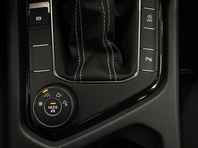 2025 Volkswagen Taos SE 4MOTION