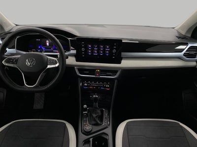 2026 Volkswagen Taos SE 4MOTION